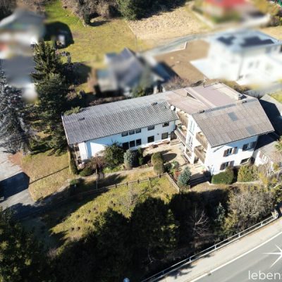 Drohnenaufnahme gesamtes Grundstück.