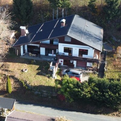 Drohnenaufnahme Südansicht.