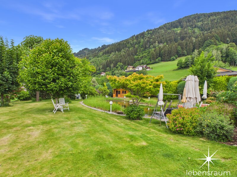 Garten und Schwimmteich.