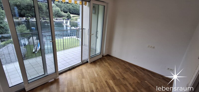 Schlafzimmer 2 OG.